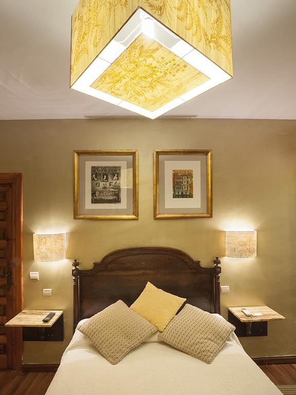 Apartahotel Almunia De San Miguel 2*
