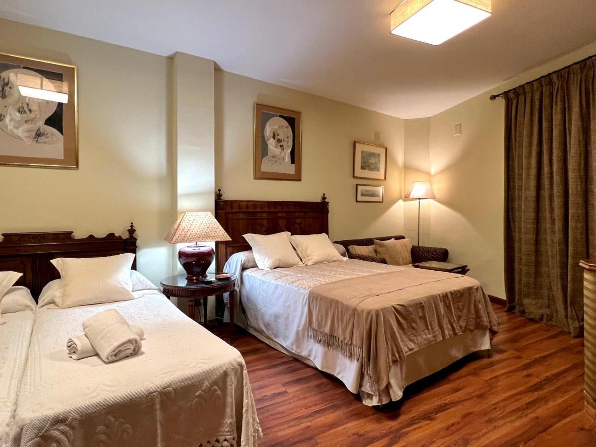 Apartahotel Almunia De San Miguel 2*