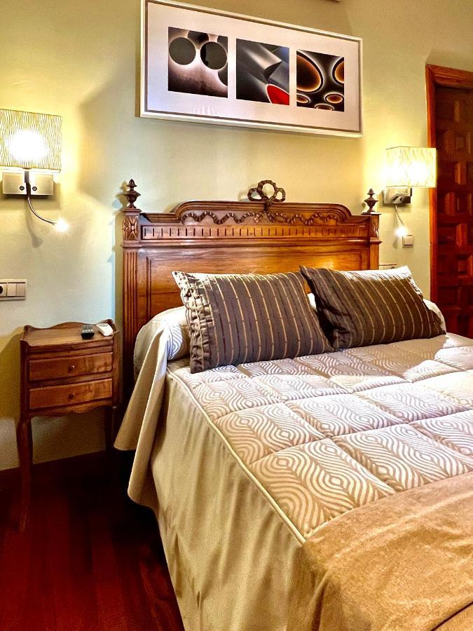 Apartahotel Almunia De San Miguel