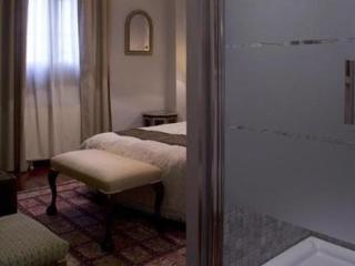 Apartahotel Almunia De San Miguel 2*